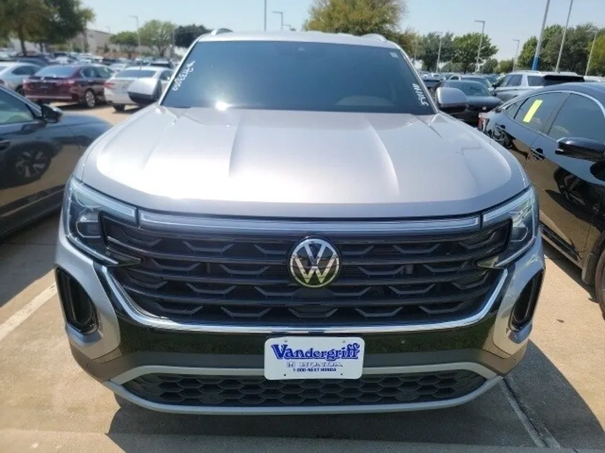 2024 Volkswagen Atlas Cross Sport SE Technology photo 1