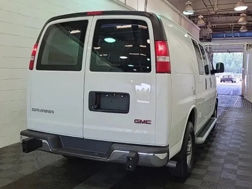 2023 Gmc Savana Cargo 2500 photo 1