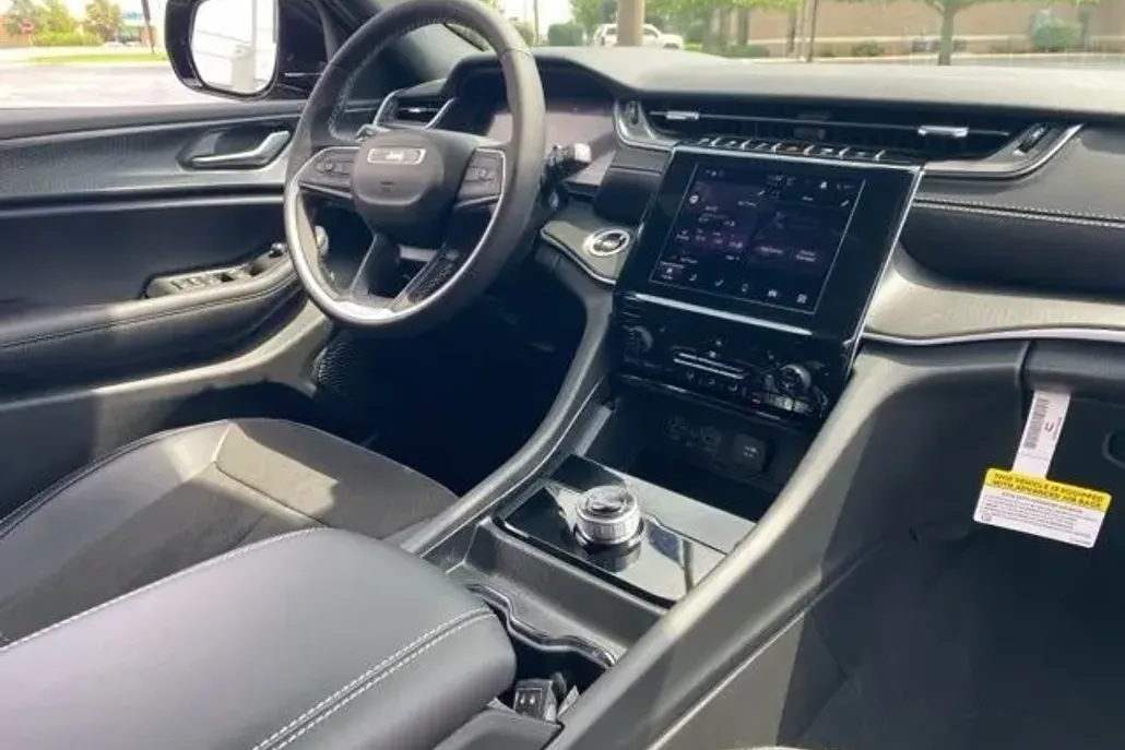 2025 Jeep Grand Cherokee Altitude X photo 1