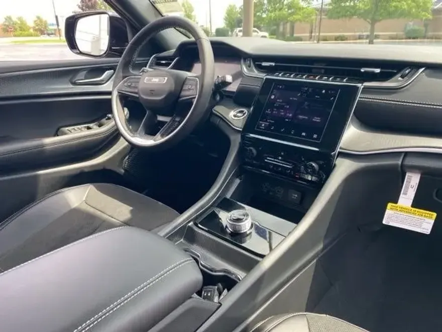 2025 Jeep Grand Cherokee Altitude X photo 1