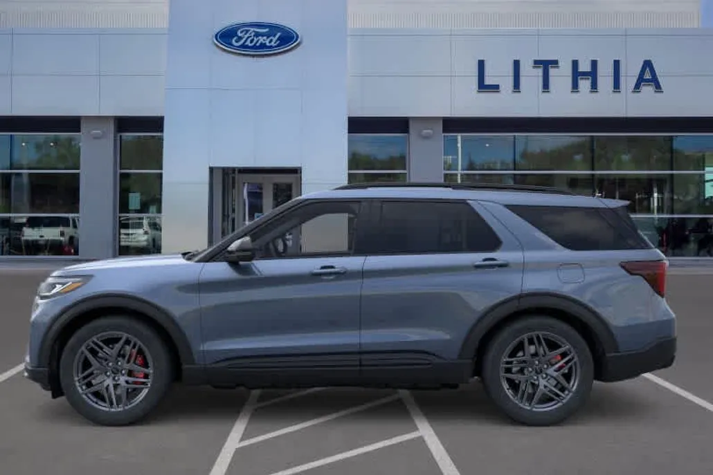 2025 Ford Explorer ST photo 1