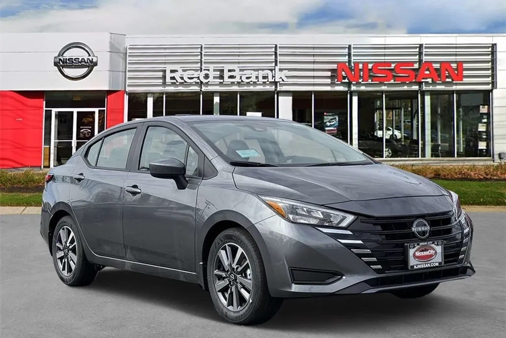 2025 Nissan Versa 1.6 SV photo 1