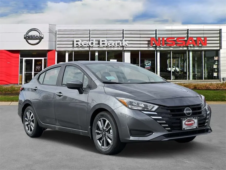 2025 Nissan Versa 1.6 SV photo 1