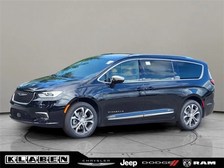 2026 Chrysler Pacifica Pinnacle photo 1