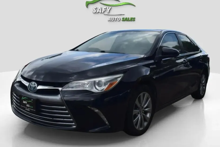 2015 Toyota Camry Hybrid XLE photo 1