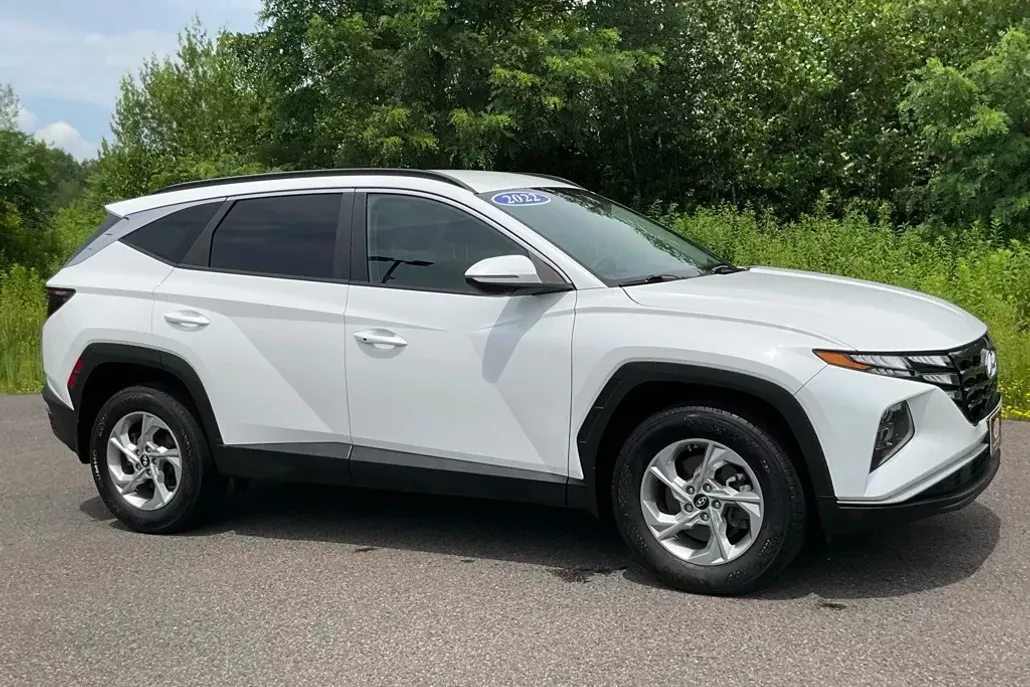 2022 Hyundai Tucson SEL photo 1