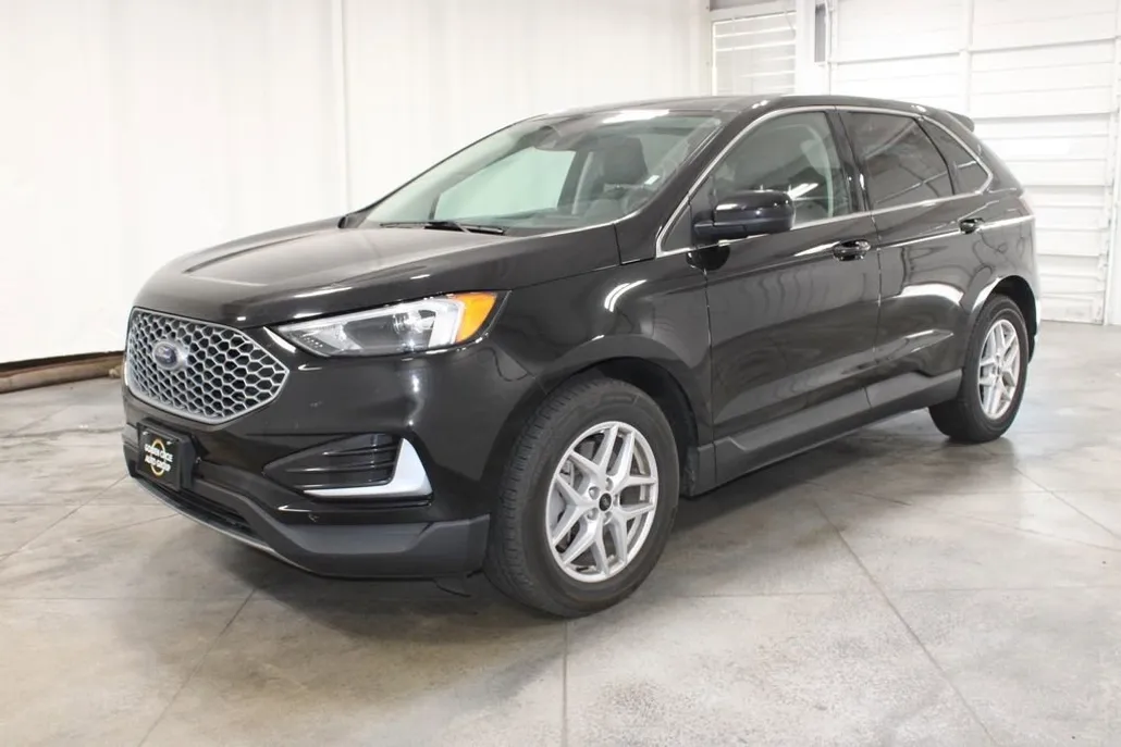2023 Ford Edge SEL photo 1