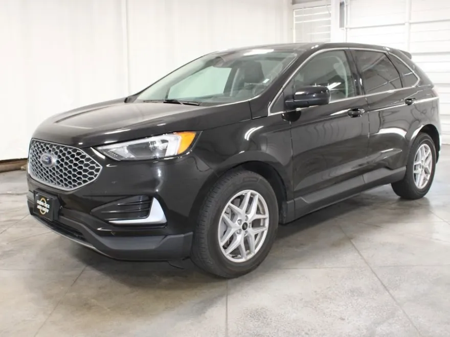2023 Ford Edge SEL photo 1