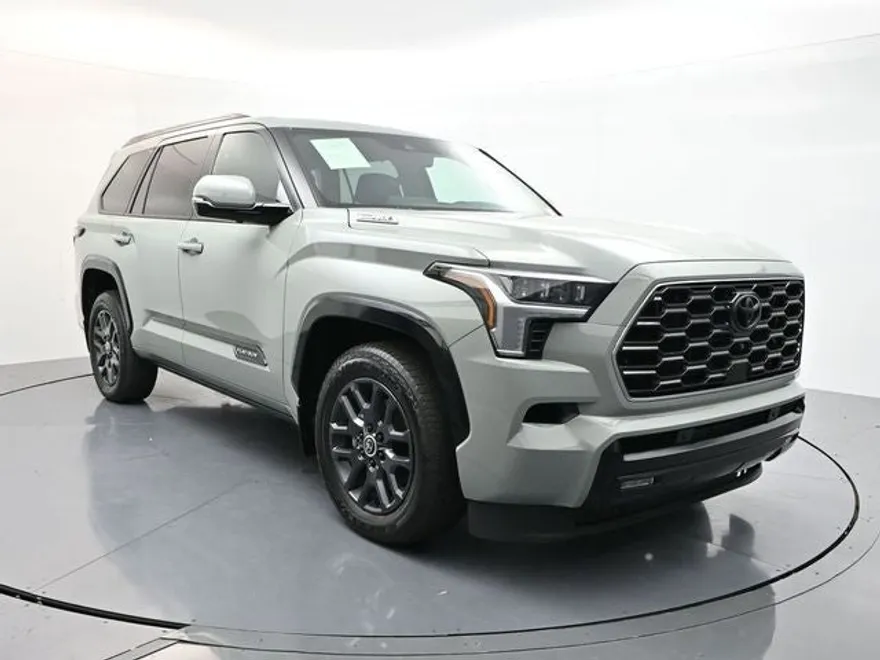 2024 Toyota Sequoia Platinum photo 1