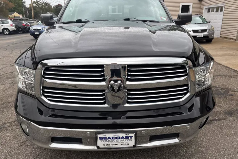 2018 Ram 1500 SLT photo 1