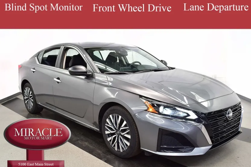2024 Nissan Altima 2.5 SV photo 1