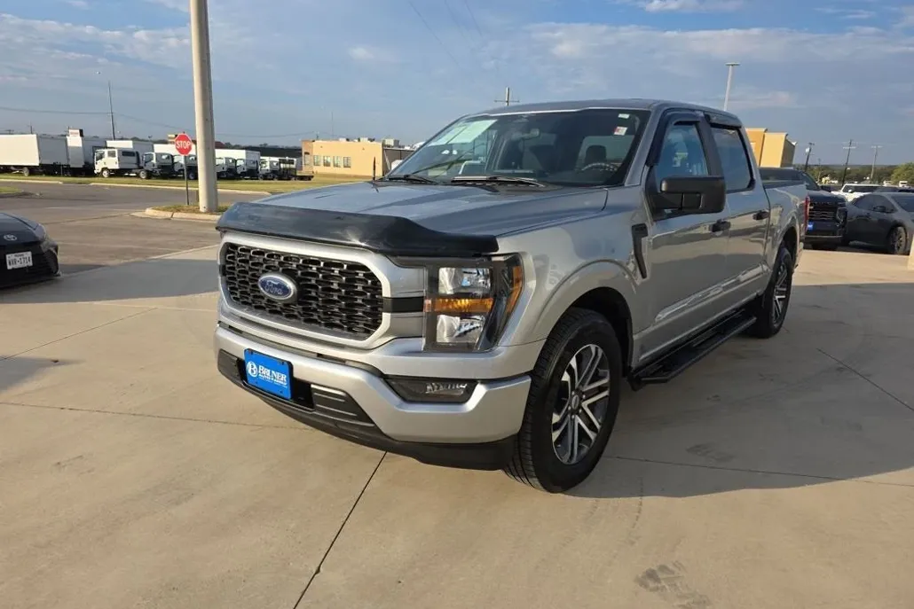 2023 Ford F-150 XL photo 1