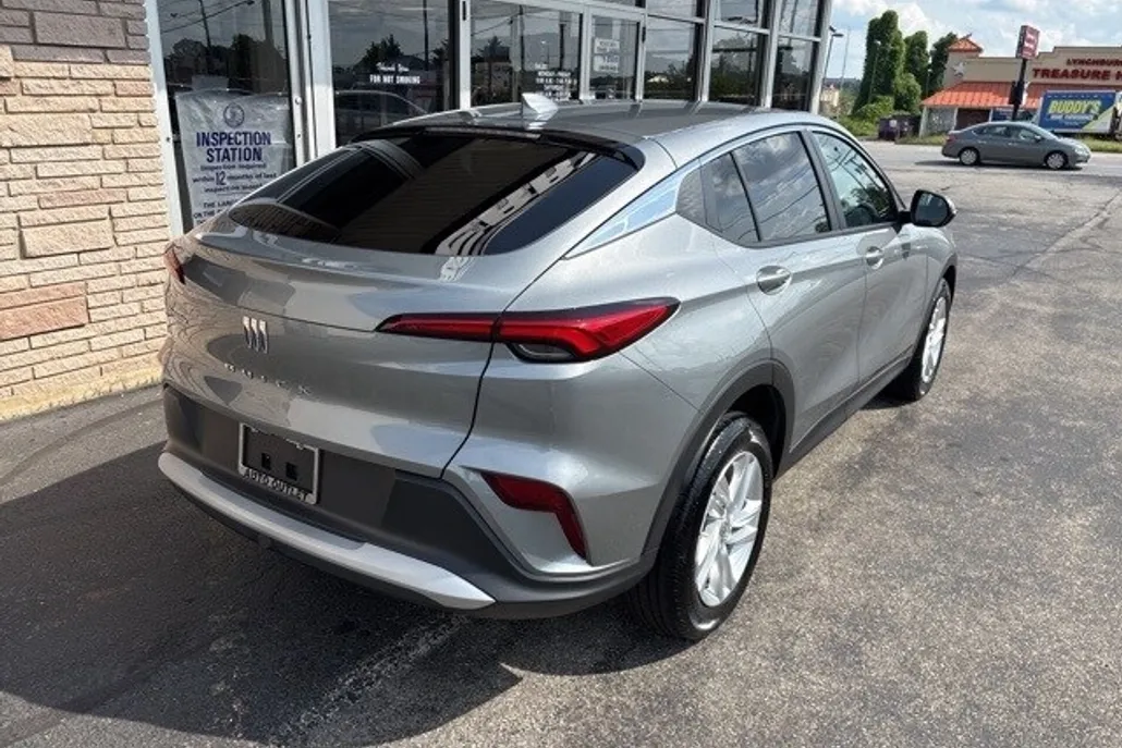 2024 Buick Envista Preferred photo 1