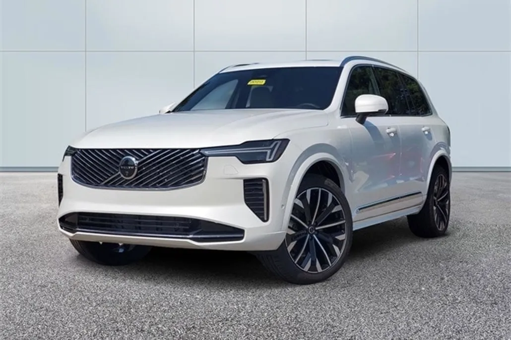 2026 Volvo XC90 Plus photo 1