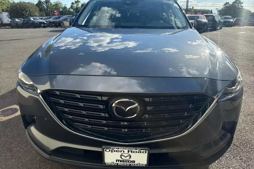 2023 Mazda CX-9 Touring photo 1