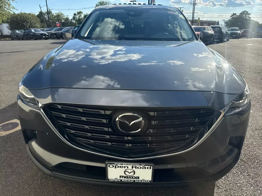 2023 Mazda CX-9 Touring photo 1