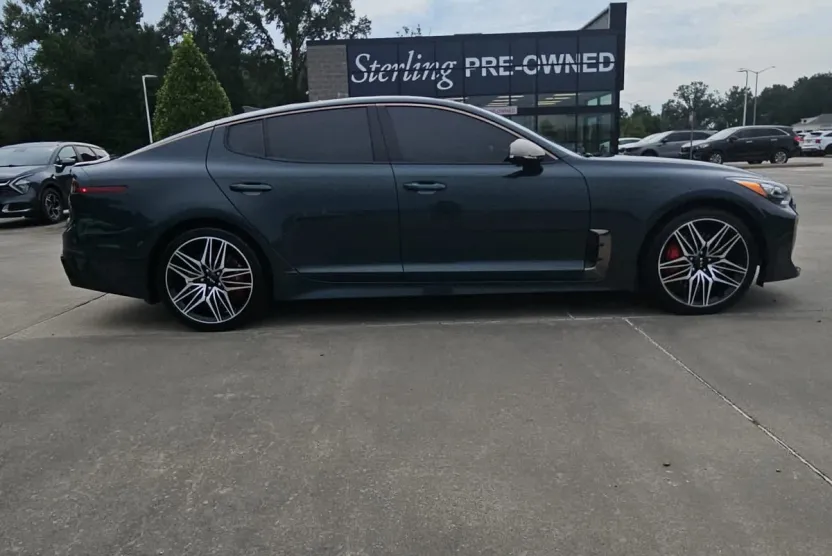2022 Kia Stinger GT2 photo 1