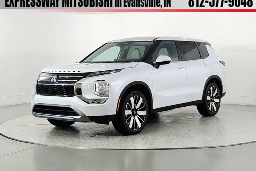 2025 Mitsubishi Outlander SE photo 1