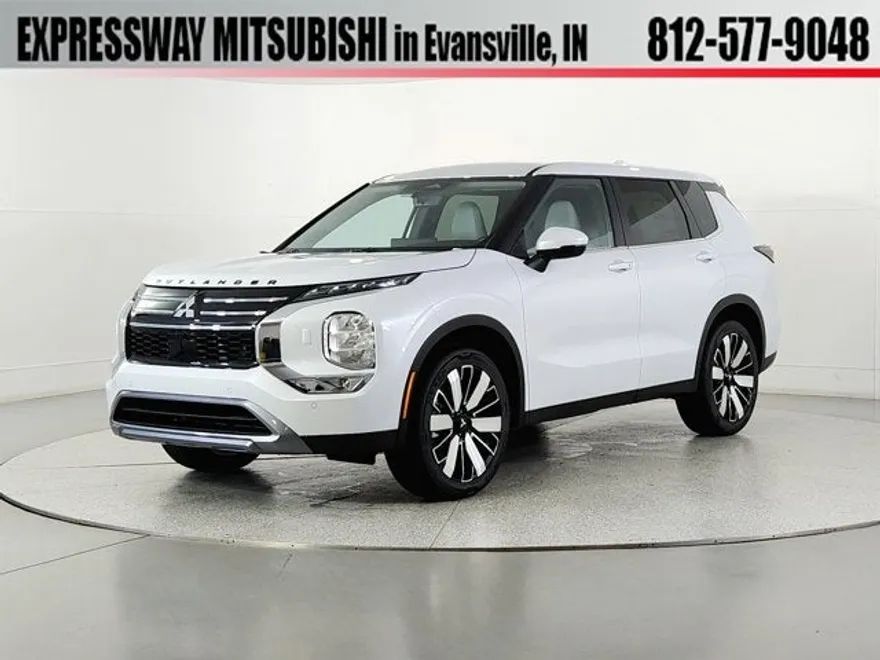 2025 Mitsubishi Outlander SE photo 1