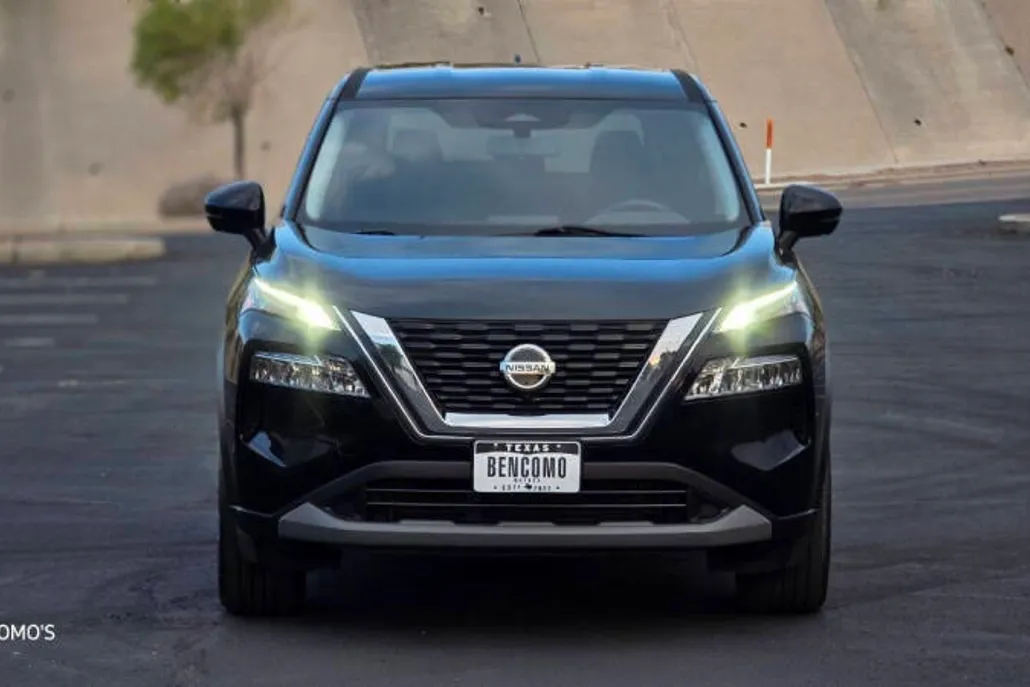 2021 Nissan Rogue SV photo 1