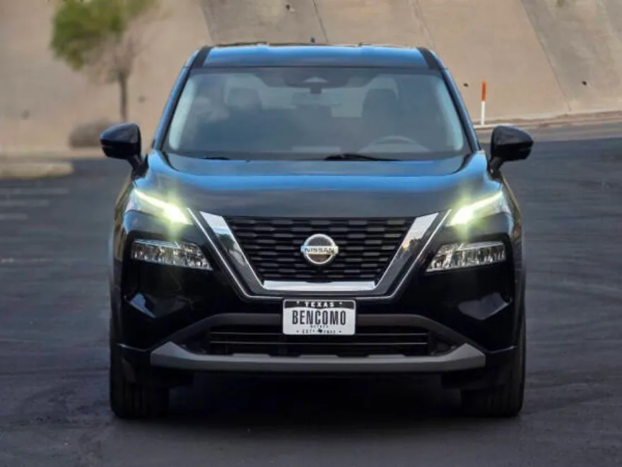 2021 Nissan Rogue SV photo 1