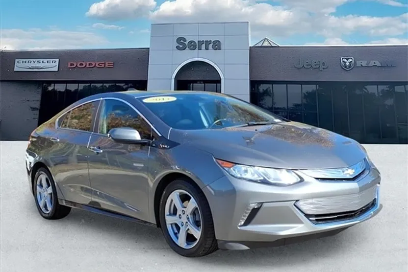 2017 Chevrolet Volt LT photo 1