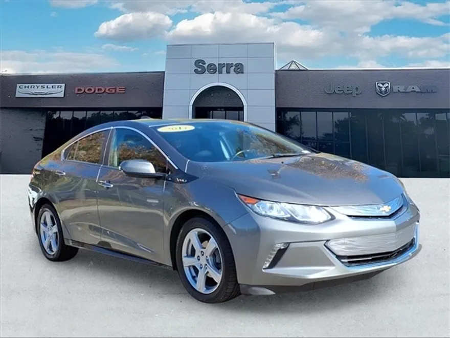2017 Chevrolet Volt LT photo 1