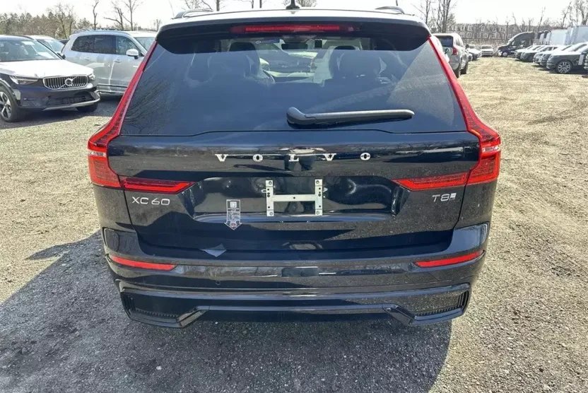2025 Volvo XC60 Hybrid T8 Plus photo 1