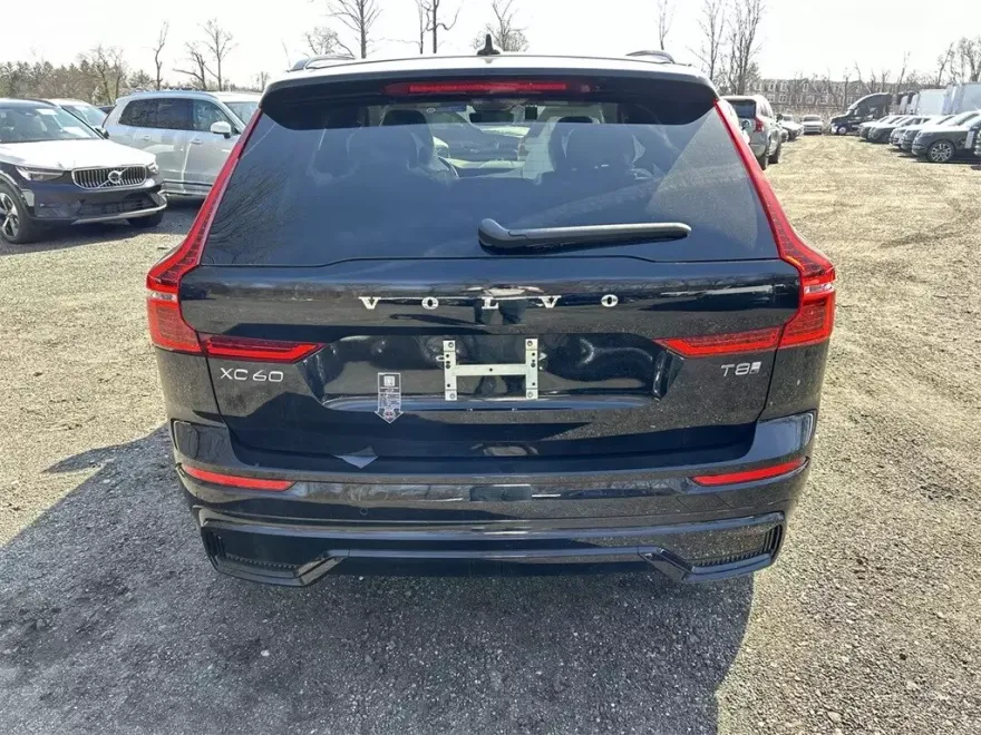 2025 Volvo XC60 Hybrid T8 Plus photo 1