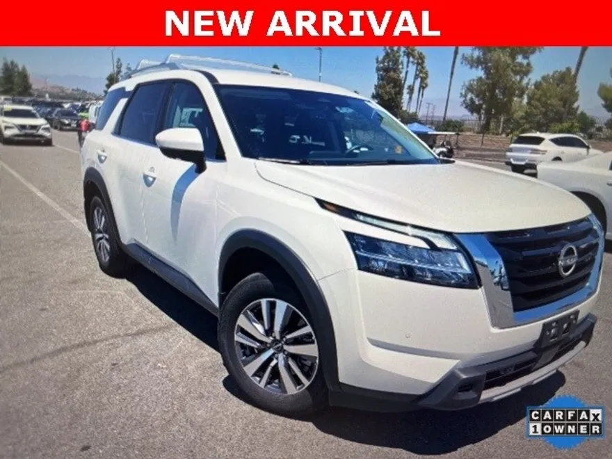2024 Nissan Pathfinder SL photo 1