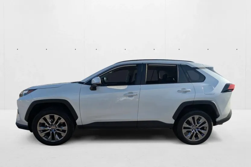 2023 Toyota RAV4 XLE Premium photo 1