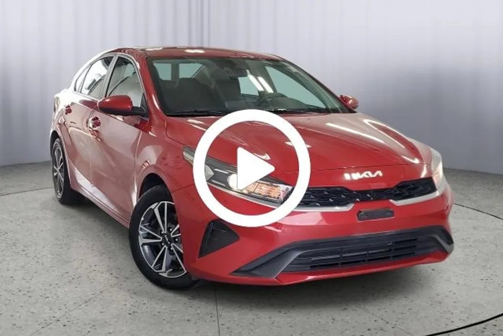 2023 Kia Forte LXS photo 1