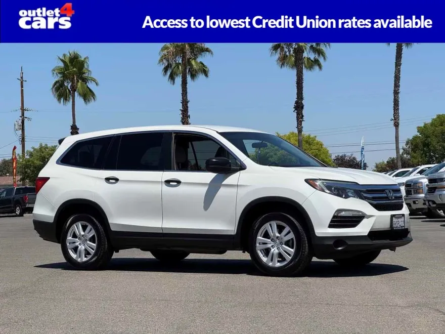 2017 Honda Pilot LX photo 1