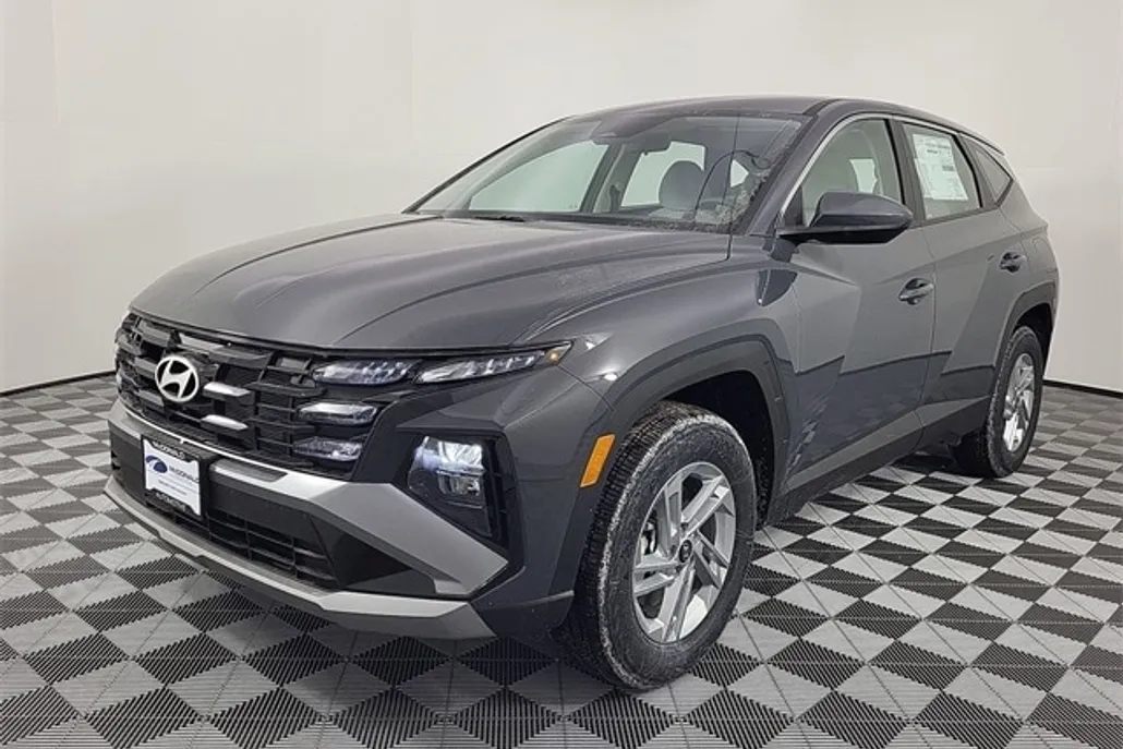 2025 Hyundai Tucson SE photo 1