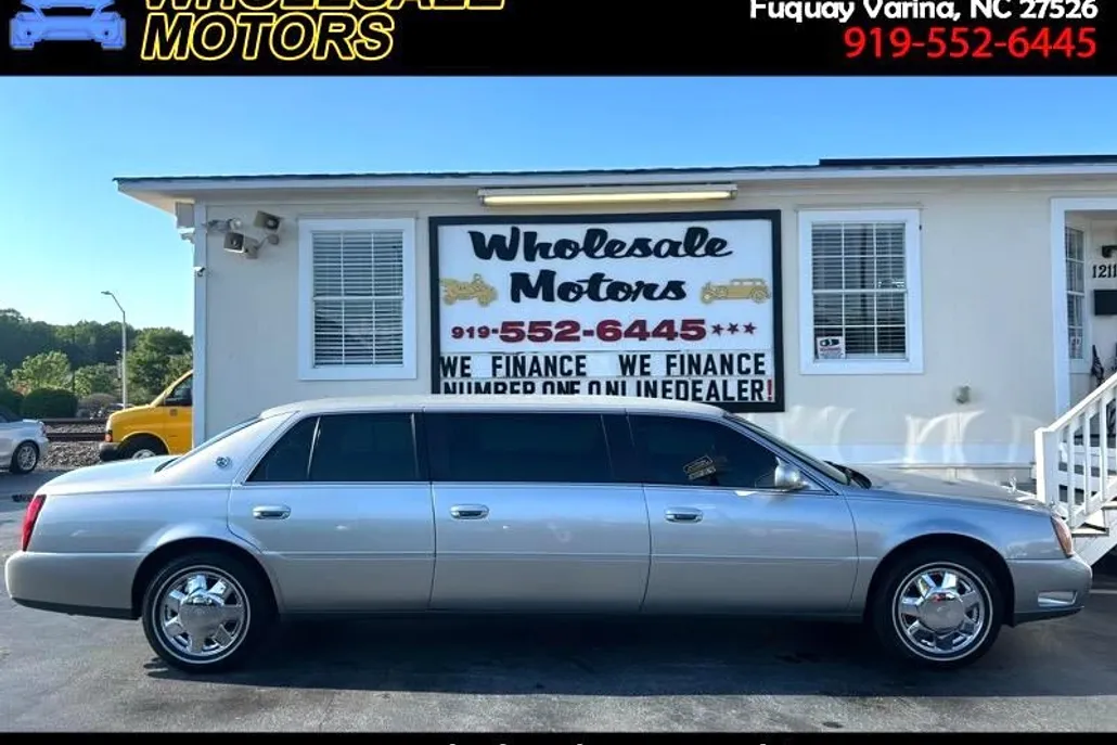 2004 Cadillac Limousine photo 1
