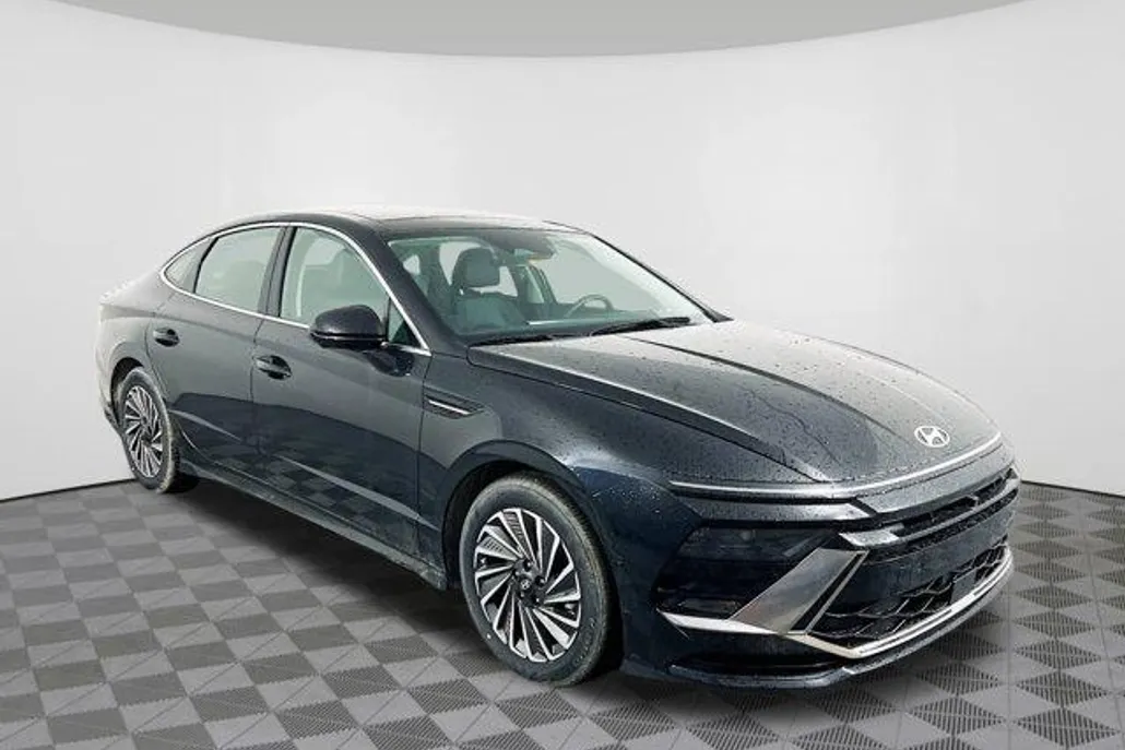 2025 Hyundai Sonata Hybrid Limited photo 1