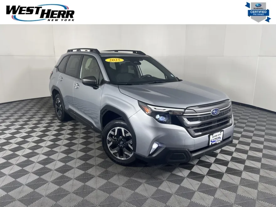 2025 Subaru Forester Premium Base photo 1