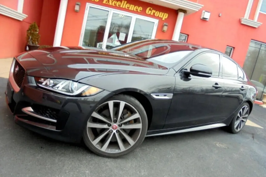 2018 Jaguar XE R-Sport photo 1