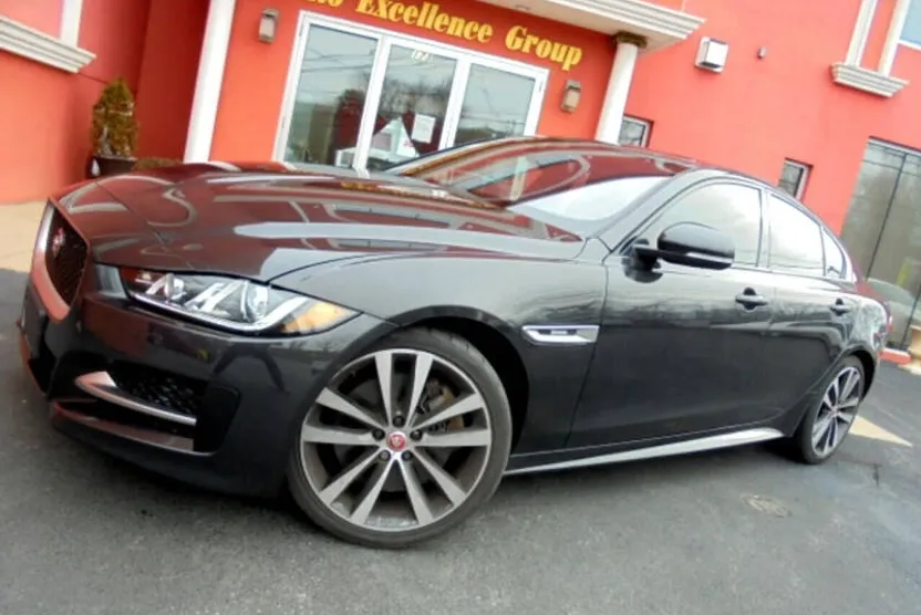 2018 Jaguar XE R-Sport photo 1