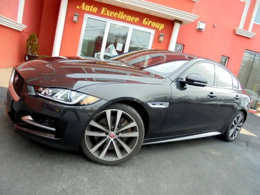 2018 Jaguar XE R-Sport photo 1