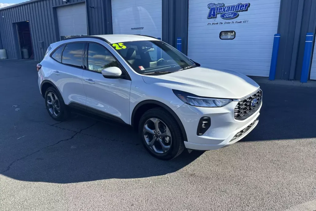 2025 Ford Escape ST-Line Select photo 1