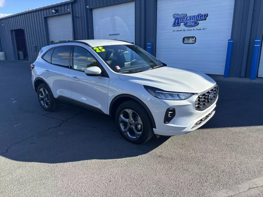 2025 Ford Escape ST-Line Select photo 1