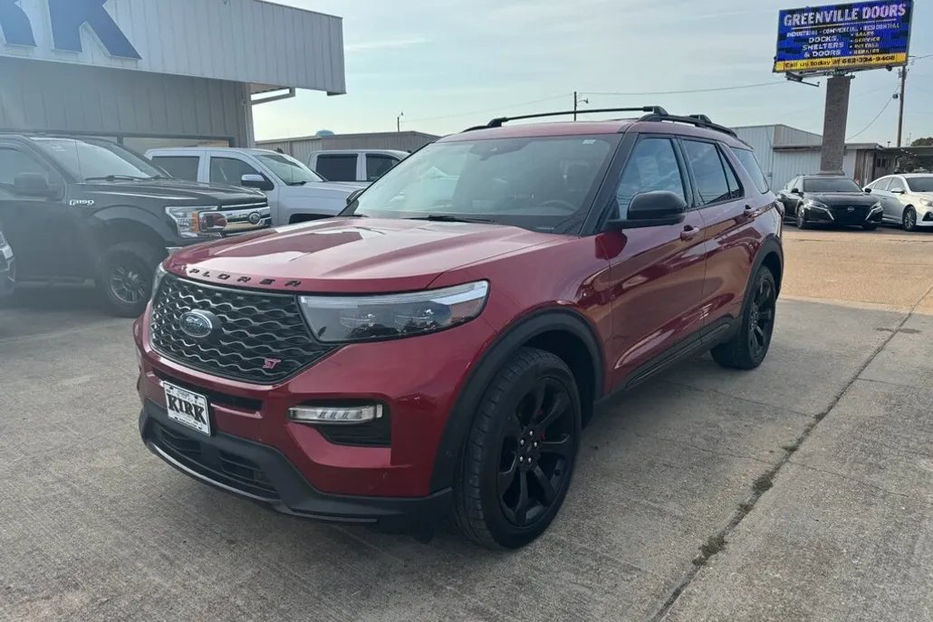 2021 Ford Explorer ST photo 1