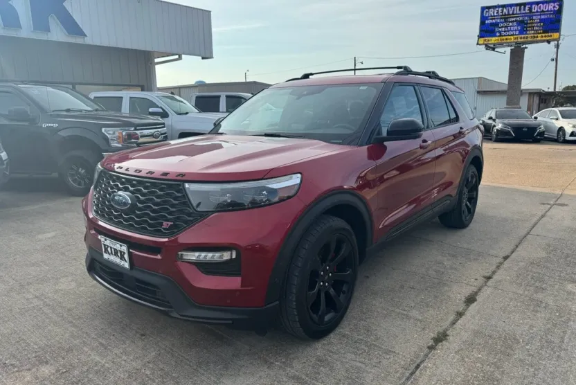 2021 Ford Explorer ST photo 1