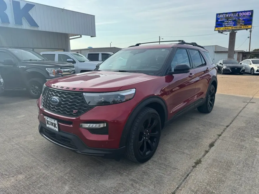 2021 Ford Explorer ST photo 1