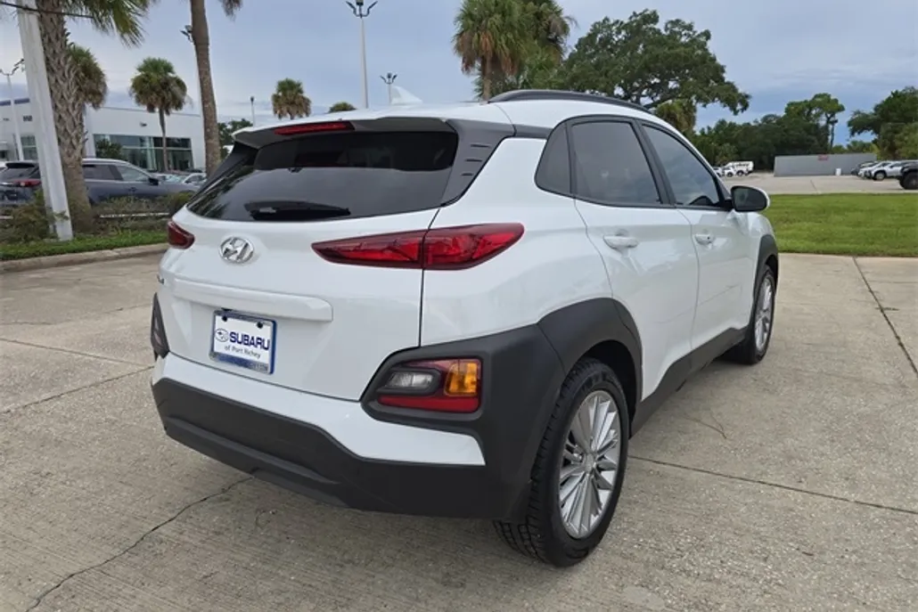 2020 Hyundai Kona SEL Plus photo 1