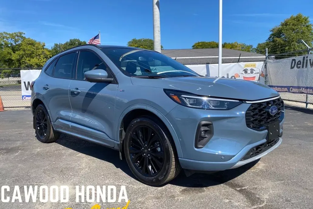 2024 Ford Escape ST-Line Elite photo 1