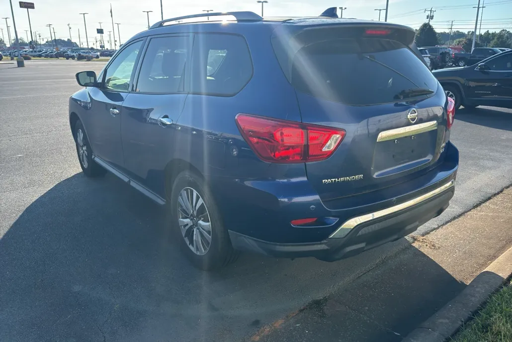 2020 Nissan Pathfinder SV 4x4 photo 1