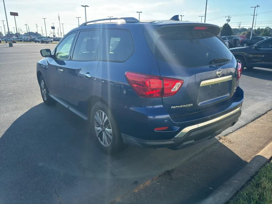2020 Nissan Pathfinder SV 4x4 photo 1