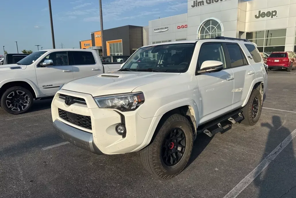 2023 Toyota 4Runner TRD Off-Road Premium photo 1